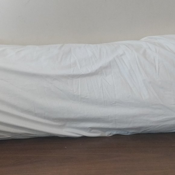 2 large/jumbo Pillows + 1 cover - Picture 3 of 4